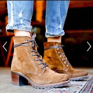 Size 9 Women’s Frye Sabrina